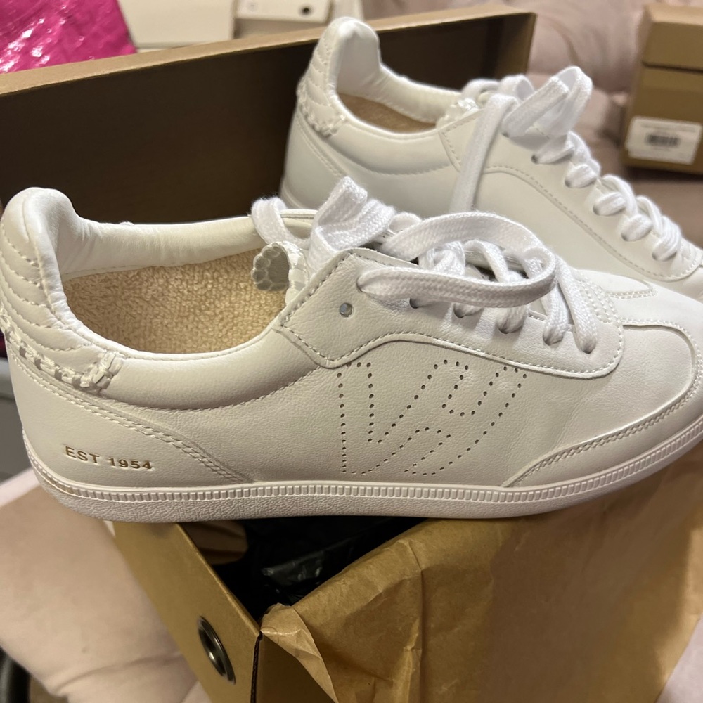 Vintage Havana Crisp 12 in Pure White. Worn once.